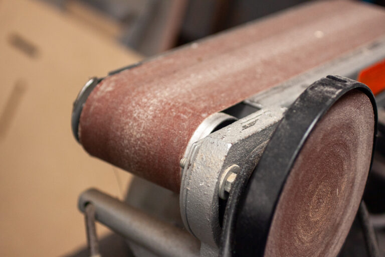 The Ultimate Knife Maker’s Guide to Surface Conditioning Belts